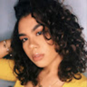 Meet your Posher, Caitlin